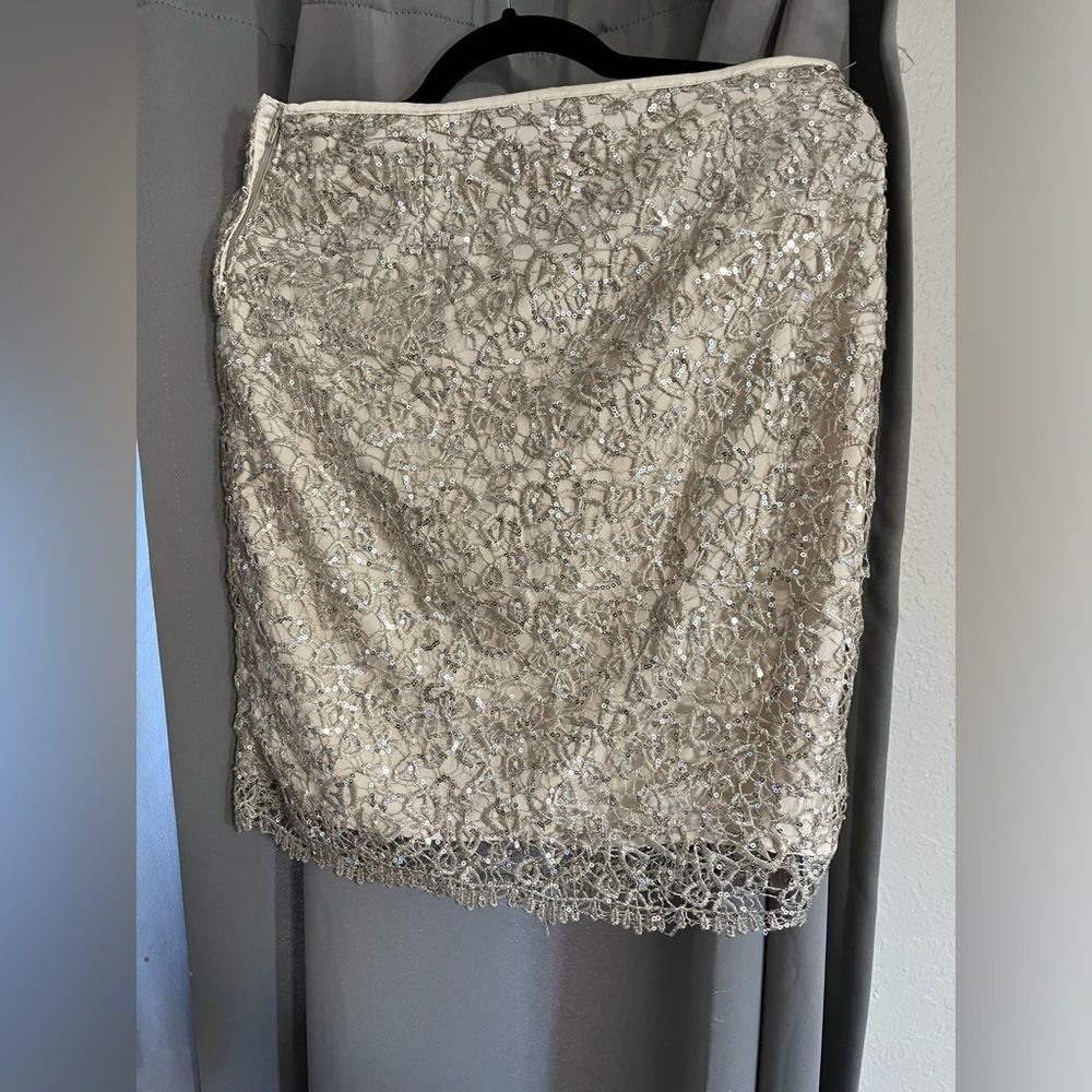 Gold/silver sequence pencil skirt.
